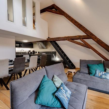 Le Septqatre - Grand Triplex Au Coeur De La Vieille Ville 阿讷西 外观 照片
